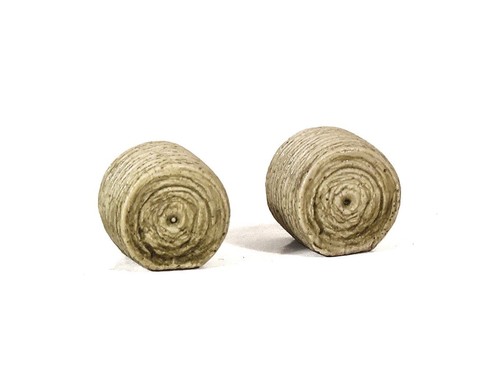 Round hay bales - round, 2)