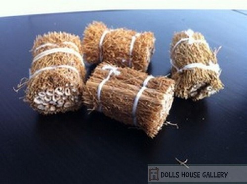 Bale hay dolls house - hay,,